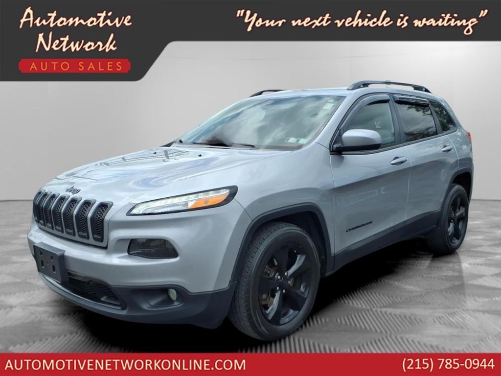 2016 Jeep Cherokee Latitude in Billet Silver Metallic Clearcoat — front three-quarter view