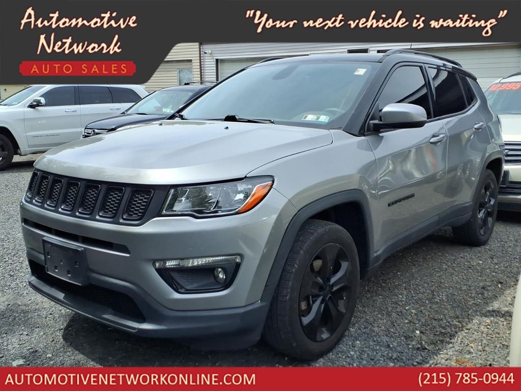 2019 Jeep Compass Latitude in Billet Silver Metallic Clearcoat — front three-quarter view