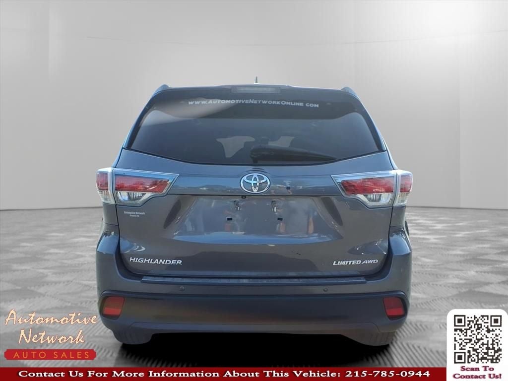 2016 Toyota Highlander — interior view