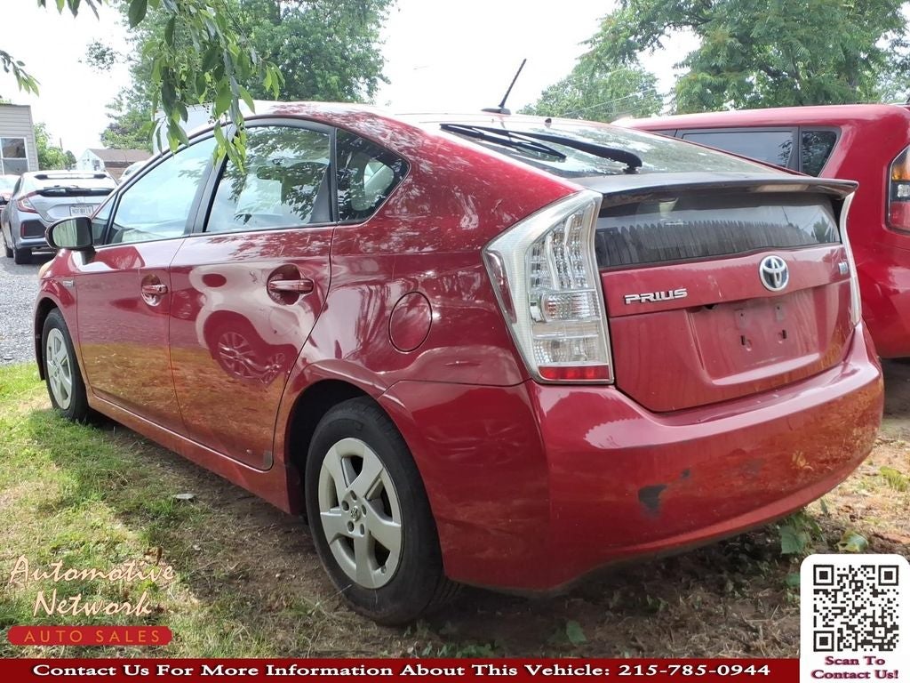 2011 Toyota Prius — side profile view